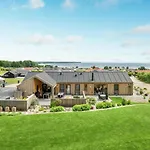 4 Bedroom Stunning In Sjolund