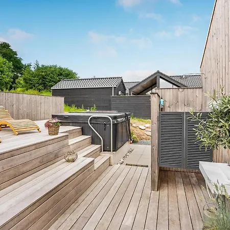 4 Bedroom Stunning In