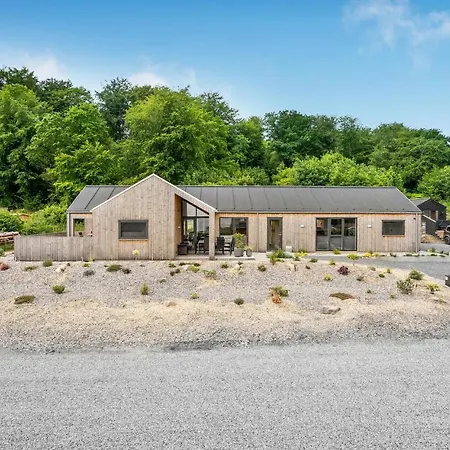 4 Bedroom Stunning In Sjolund