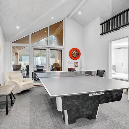 Ferienhaus 4 Bedroom Stunning In