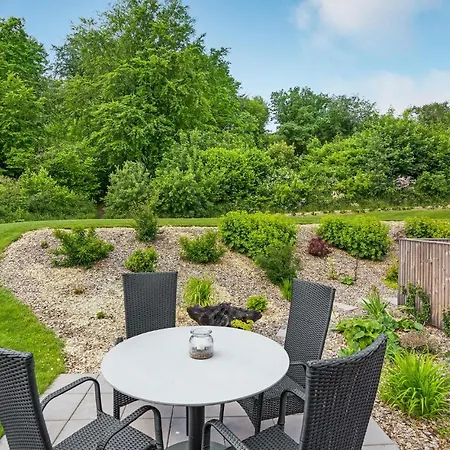 Ferienhaus 4 Bedroom Stunning In Sjolund