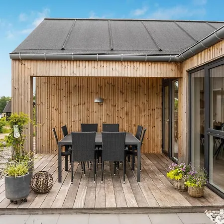 4 Bedroom Stunning In *