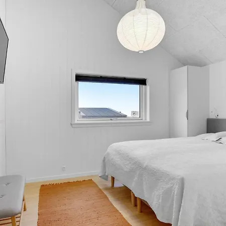 Holiday home 4 Bedroom Stunning In Sjolund