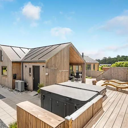 4 Bedroom Stunning In *