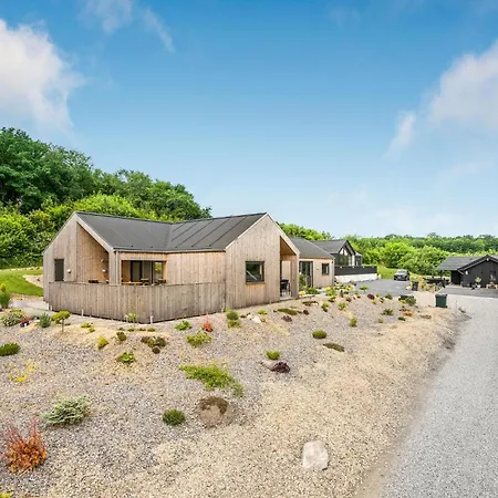 4 Bedroom Stunning In Sjolund