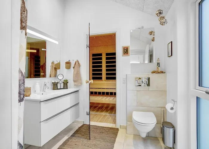 Ferienhaus 4 Bedroom Stunning In Sjolund