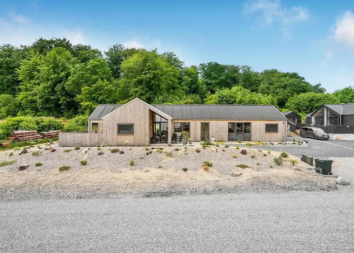 4 Bedroom Stunning In Sjolund