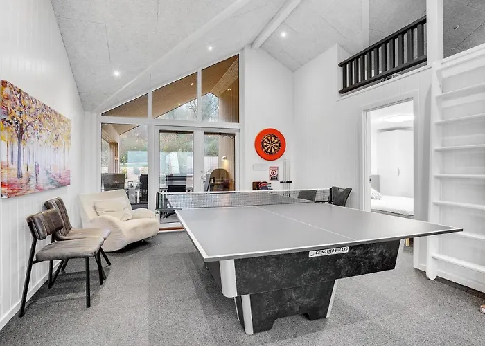 Ferienhaus 4 Bedroom Stunning In