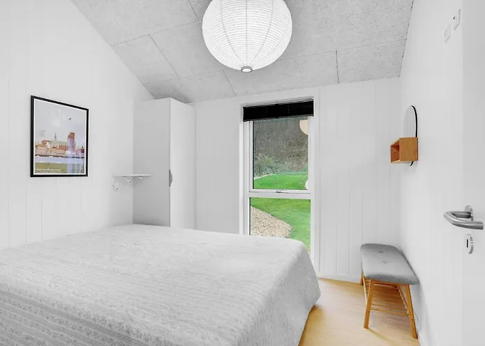 Ferienhaus 4 Bedroom Stunning In