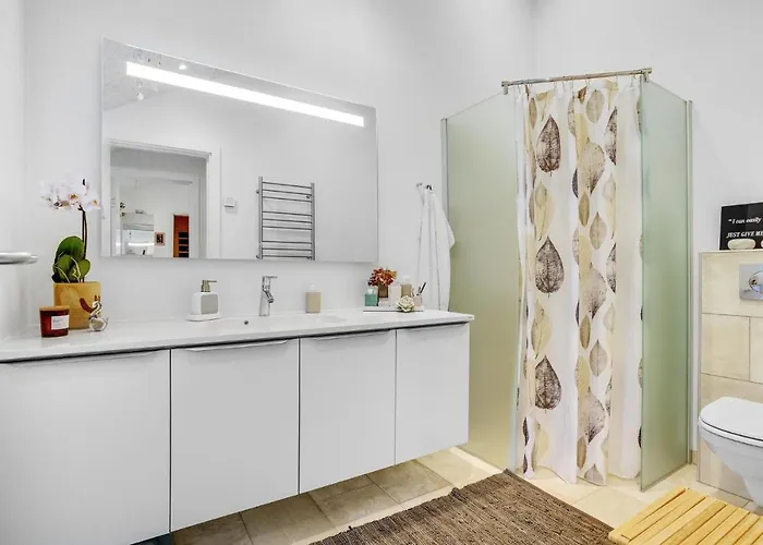 Ferienhaus 4 Bedroom Stunning In