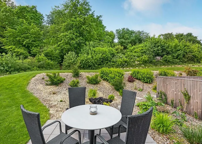 Ferienhaus 4 Bedroom Stunning In Sjolund