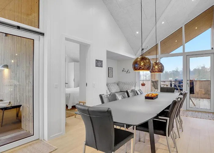 4 Bedroom Stunning In Sjolund